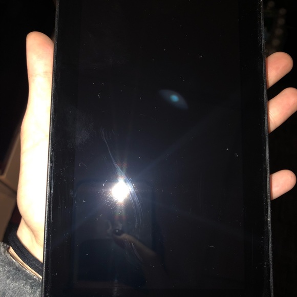 Amazon tablet - Picture 2 of 4